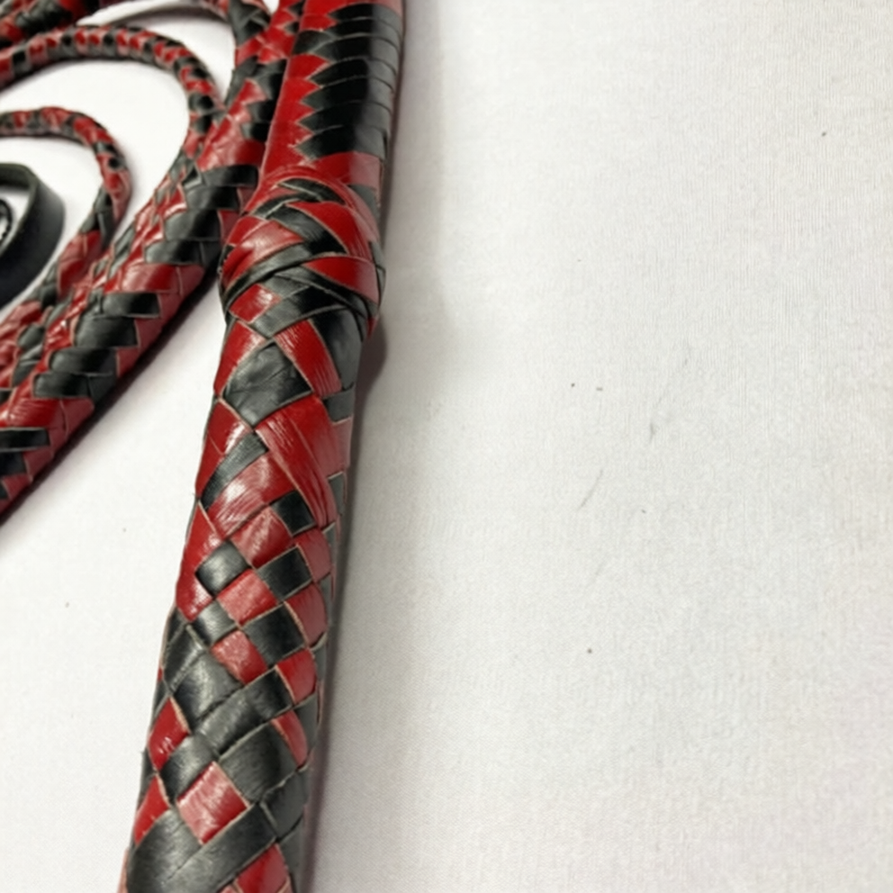 Bullwhip – Red & Black Australian Style Kangaroo Hide Leather 16 Plait 12ft